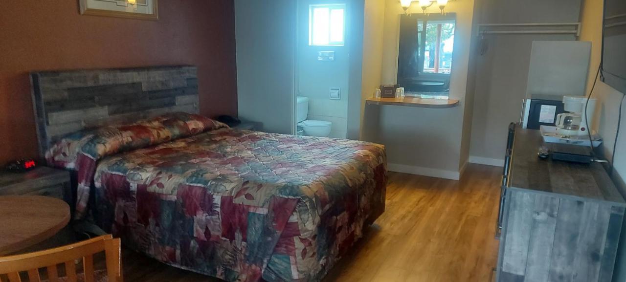 Lazy Bear Lodge Cranbrook Buitenkant foto