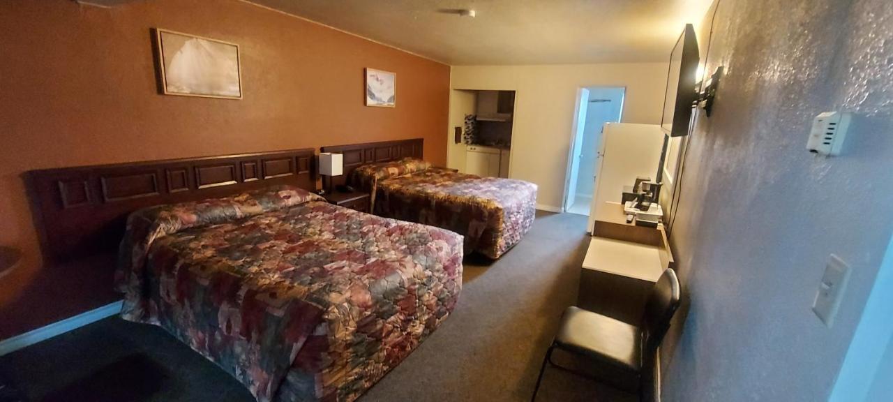 Lazy Bear Lodge Cranbrook Buitenkant foto